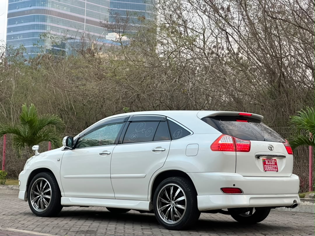 TOYOTA HARRIER thumbnail 2
